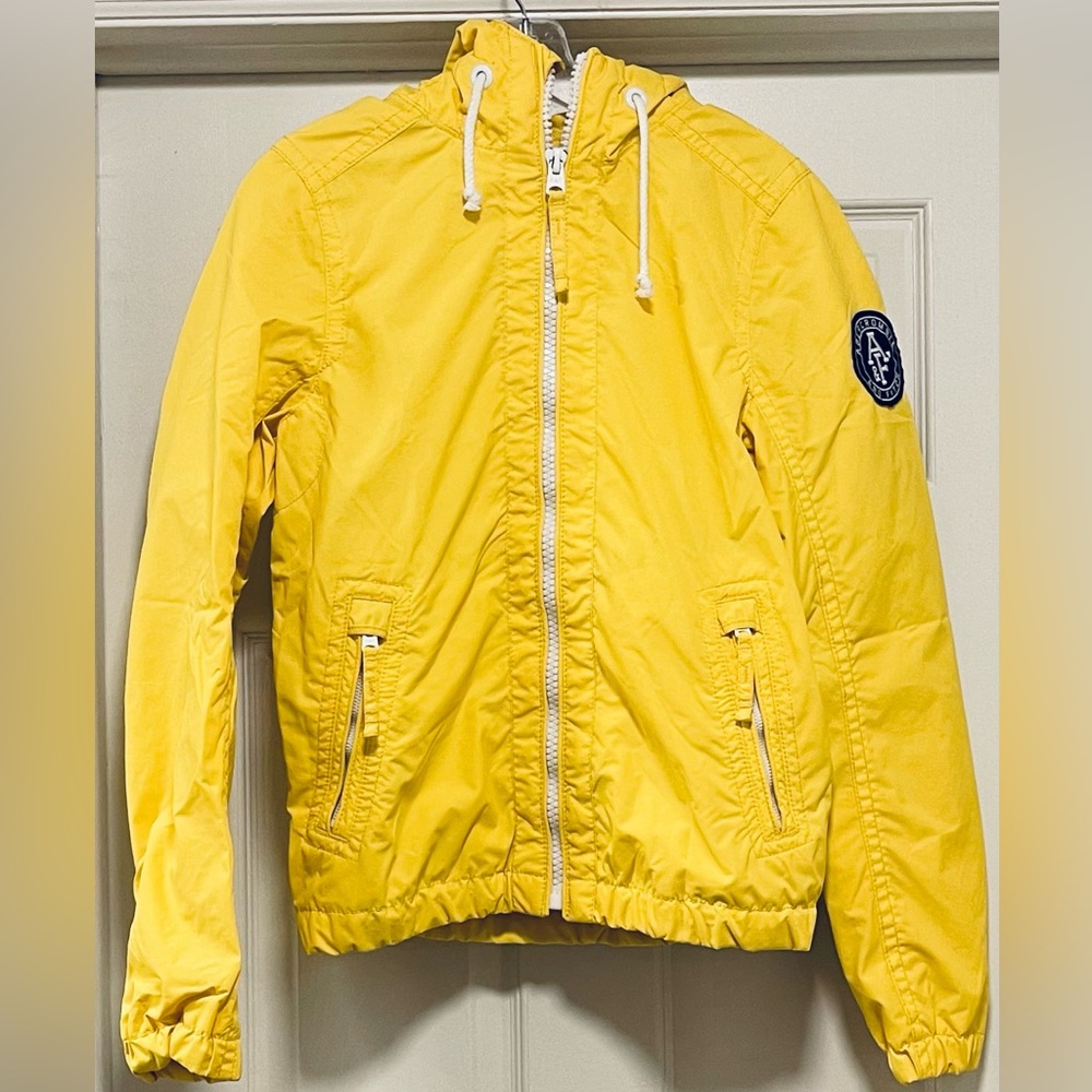 Mens Abercrombie & Fitch lightweight fall jacket in vibrant sunshine yellow.
